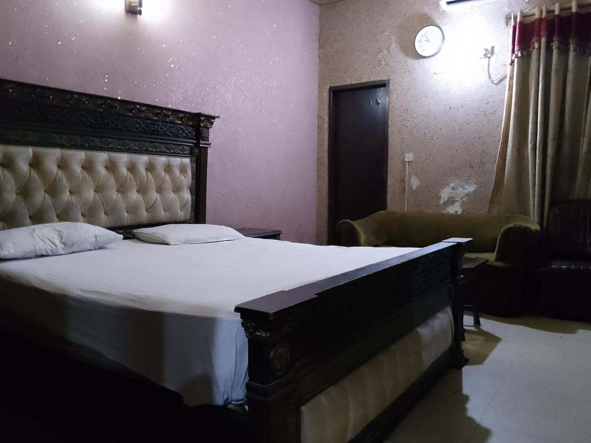 Moon Soon Hotel Lahore Room photo